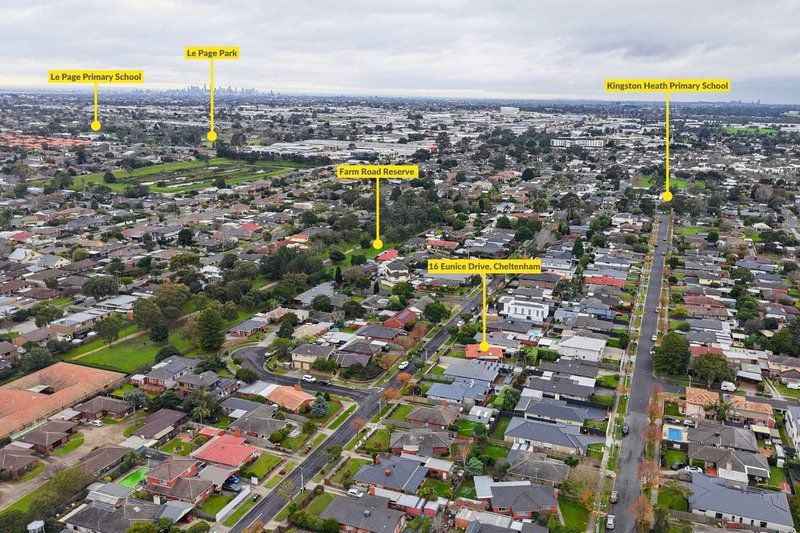 Photo - 16 Eunice Drive, Cheltenham VIC 3192 - Image 22