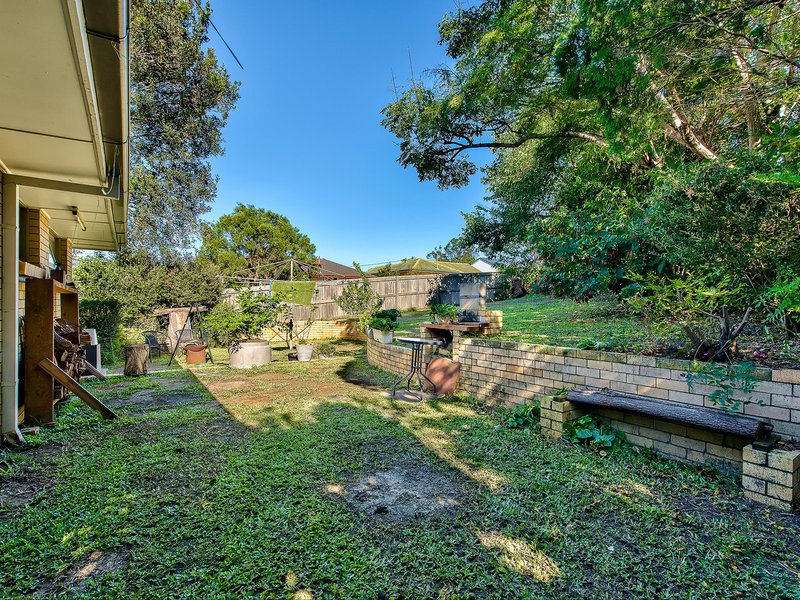 Photo - 16 Euratha Street, Stafford Heights QLD 4053 - Image 9