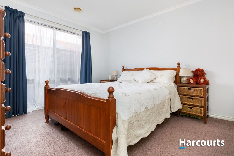 Photo - 16 Euroa Avenue, Berwick VIC 3806 - Image 4