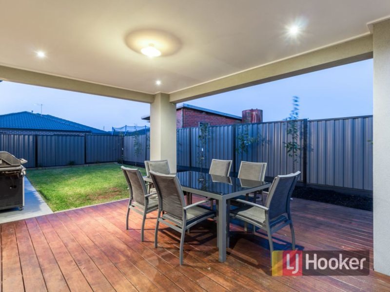 Photo - 16 Eyre Place, Pakenham VIC 3810 - Image 16