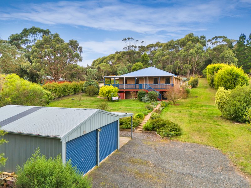 16 Faheys Road, Gordon VIC 3345