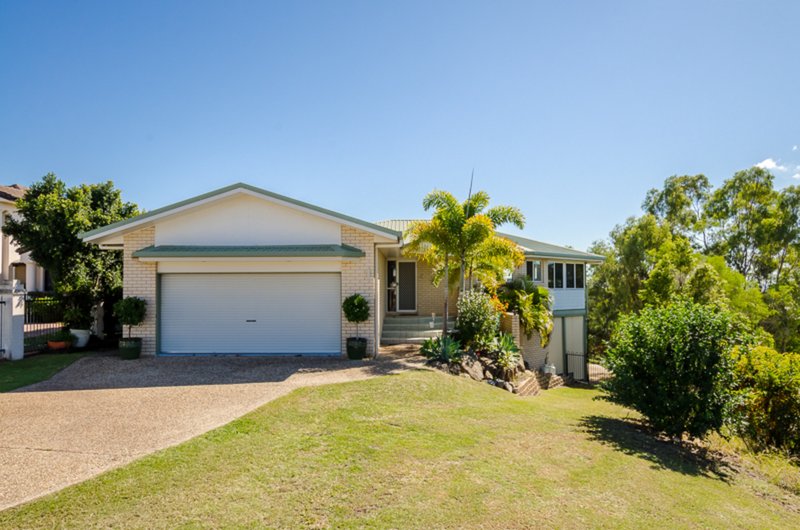 16 Fairbairn Place, Clinton QLD 4680