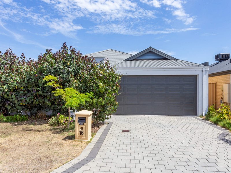 16 Fairlie Road, Canning Vale WA 6155