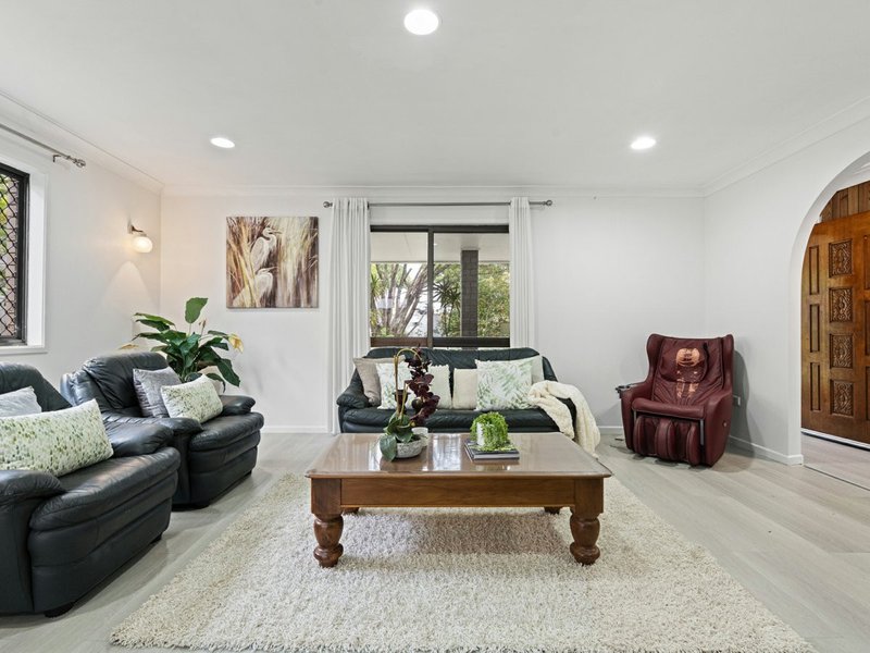 Photo - 16 Faringdon Street, Robertson QLD 4109 - Image 6