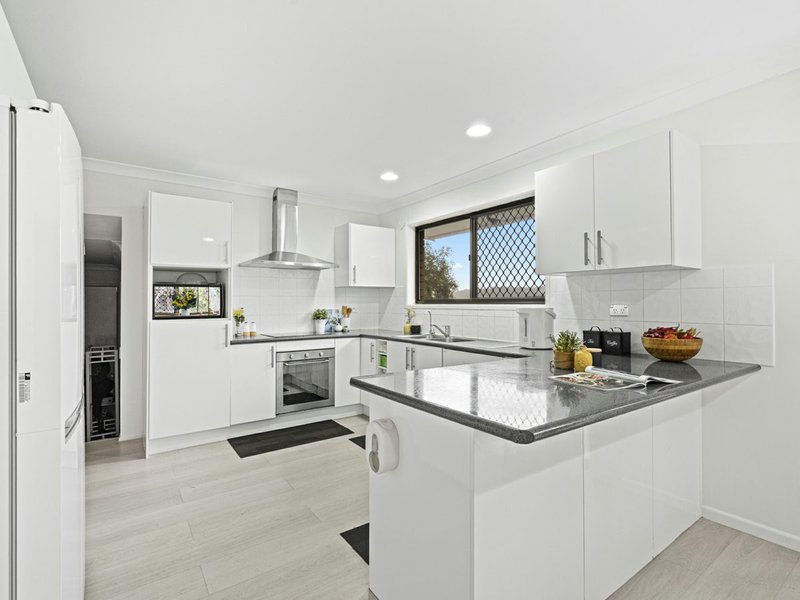 Photo - 16 Faringdon Street, Robertson QLD 4109 - Image 7