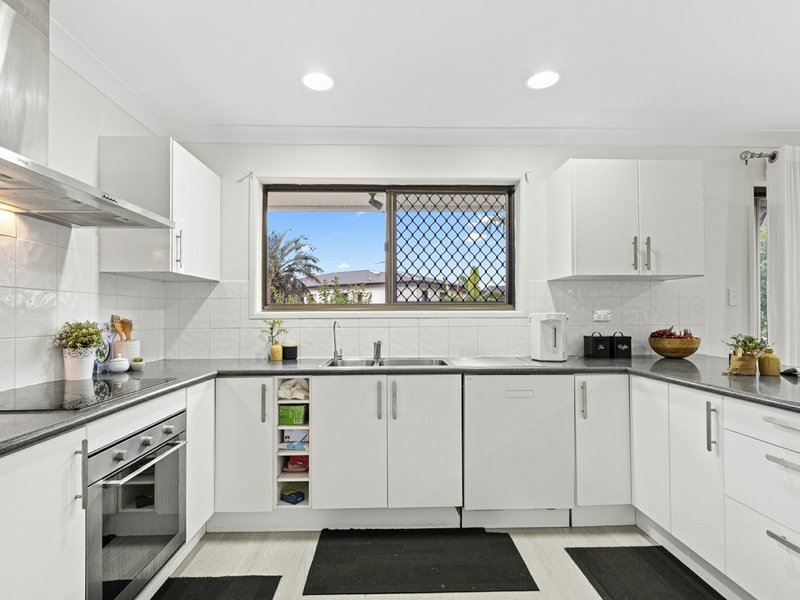Photo - 16 Faringdon Street, Robertson QLD 4109 - Image 8