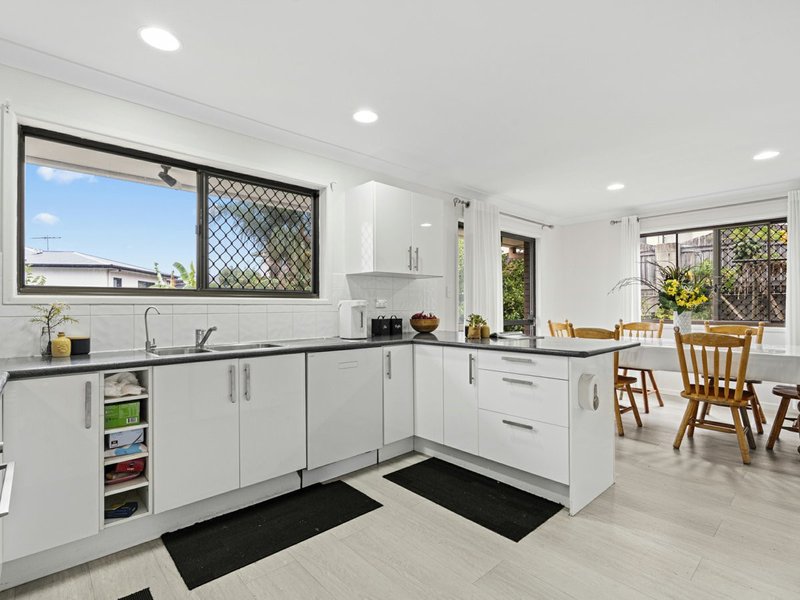 Photo - 16 Faringdon Street, Robertson QLD 4109 - Image 11
