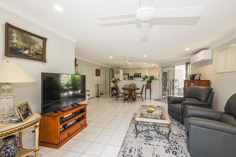 Photo - 1/6 Fathom Court, Banksia Beach QLD 4507 - Image 5