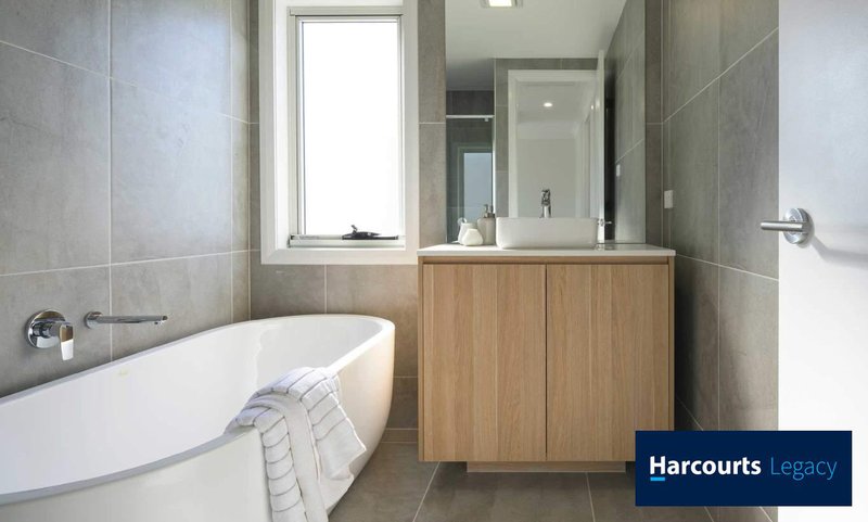 Photo - 16 Feathertail Avenue , Melonba NSW 2765 - Image 6