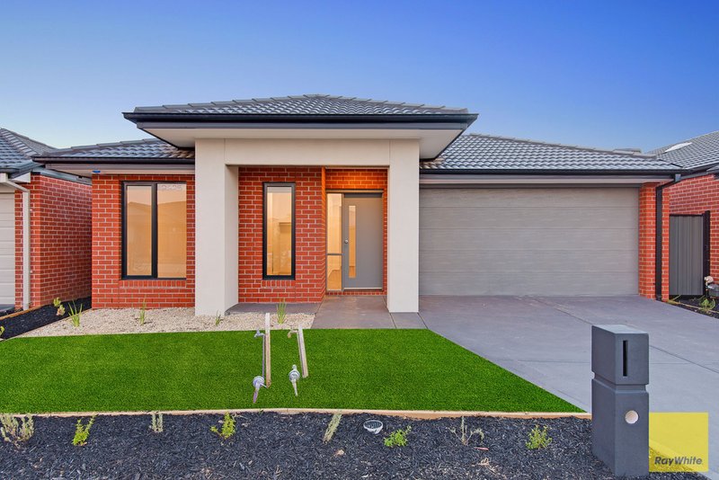 16 Featherwood Crescent, Craigieburn VIC 3064