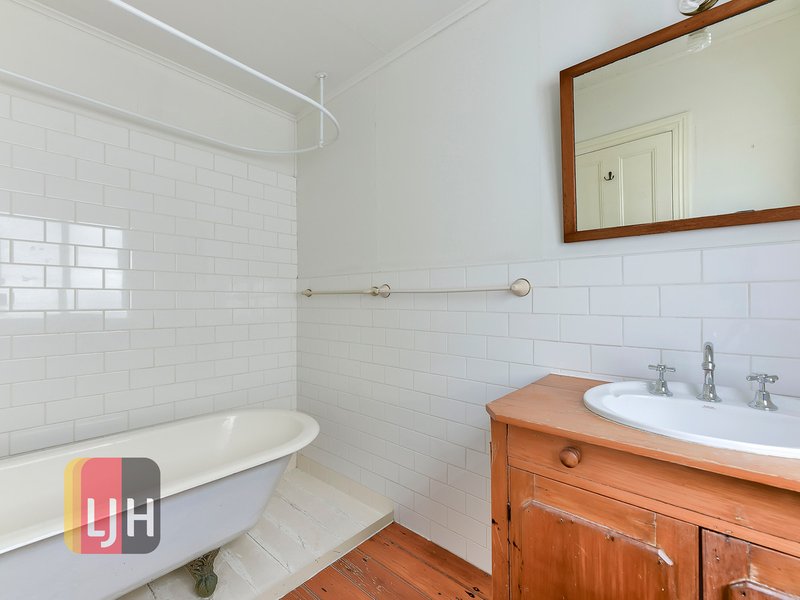 Photo - 16 Federal Street, Red Hill QLD 4059 - Image 7