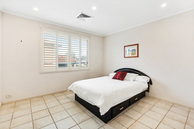 Photo - 16 Feodore Drive, Cecil Hills NSW 2171 - Image 13