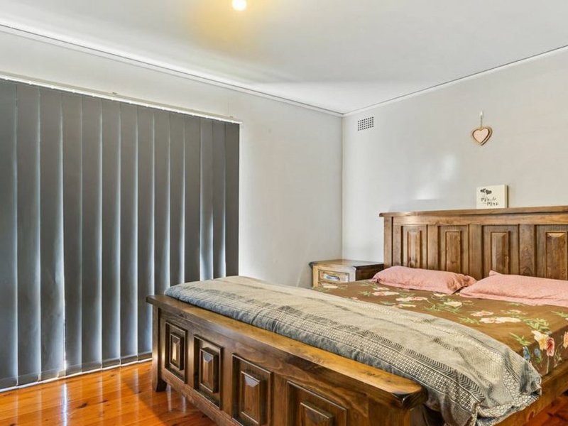 Photo - 16 Fern Avenue, Bradbury NSW 2560 - Image 4