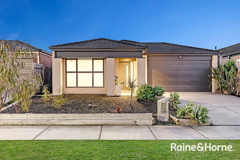 16 Ferrari Drive, Cranbourne East VIC 3977