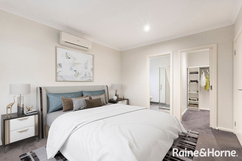 Photo - 16 Ferrari Drive, Cranbourne East VIC 3977 - Image 3