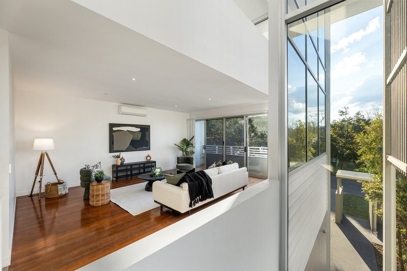 Photo - 16 Fifth Avenue, St Lucia QLD 4067 - Image 2
