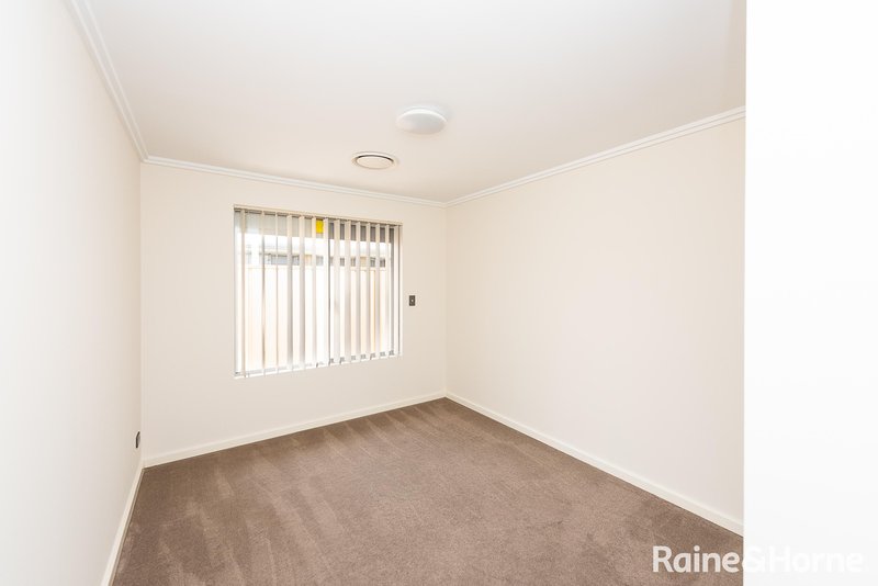 Photo - 16 Finlay Avenue, Millbridge WA 6232 - Image 17