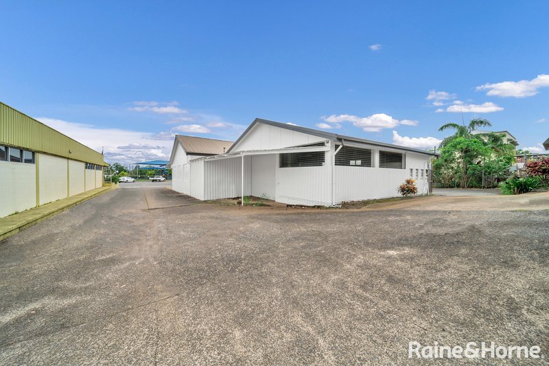 Photo - 16 Fitzgerald Esplanade, Innisfail QLD 4860 - Image 14