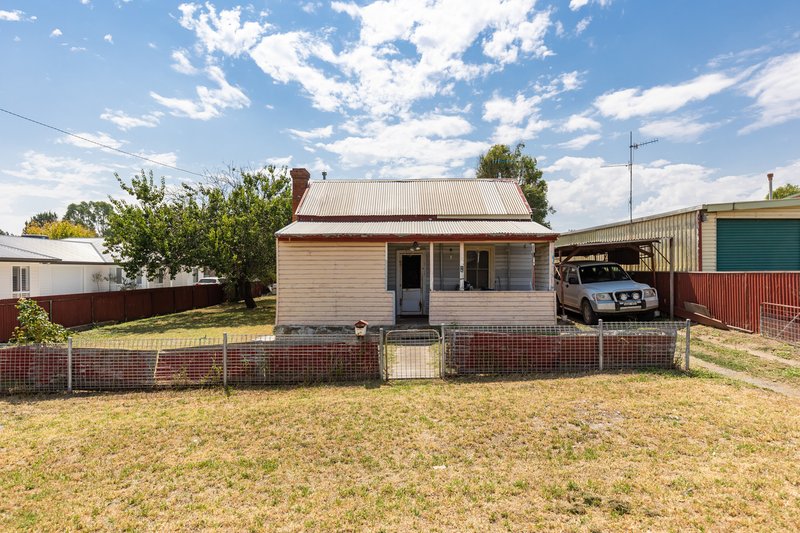 Photo - 16 Fitzroy Street, Junee NSW 2663 - Image 2