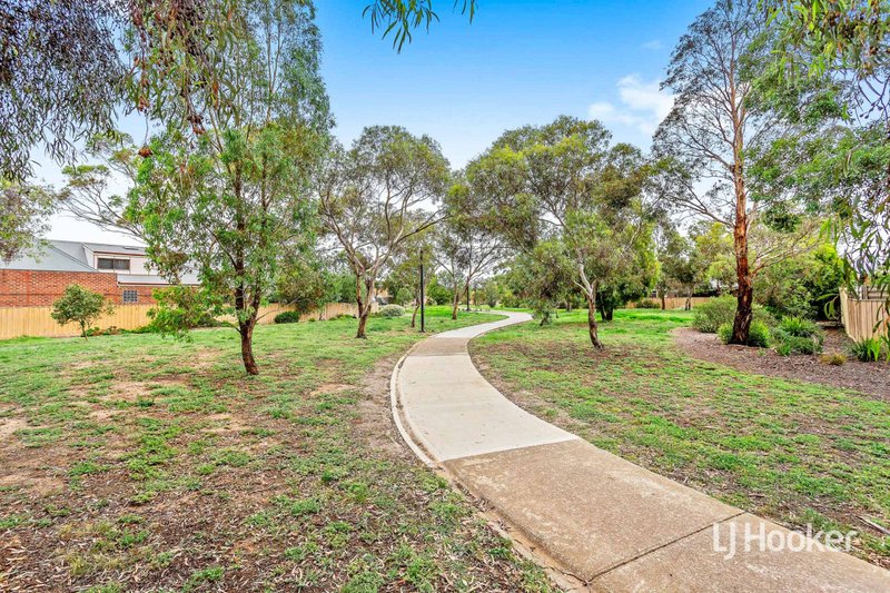 Photo - 16 Fleming Avenue, Seabrook VIC 3028 - Image 16