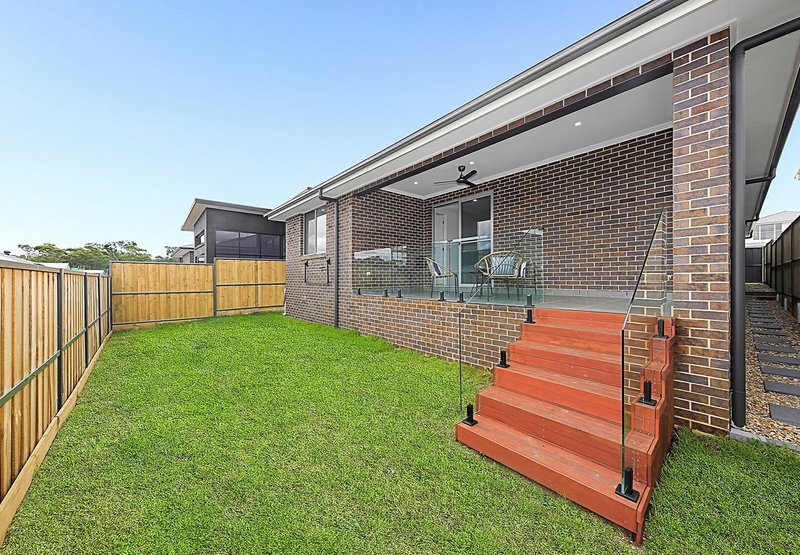 Photo - 16 Flemington Parkway, Box Hill NSW 2765 - Image 11