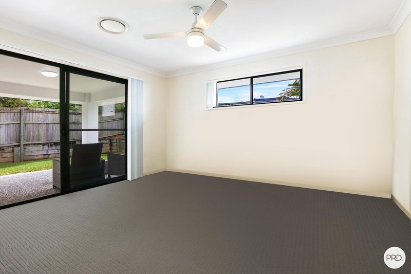 Photo - 16 Fletcher Crescent, Pacific Pines QLD 4211 - Image 8