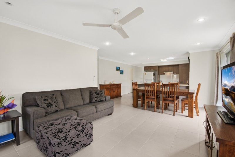 Photo - 16 Fodora Place, Burpengary East QLD 4505 - Image 4