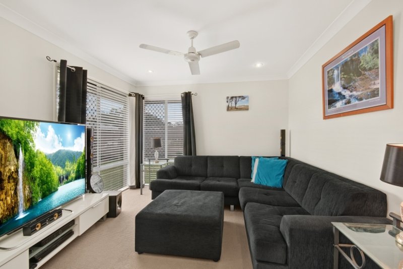 Photo - 16 Fodora Place, Burpengary East QLD 4505 - Image 5