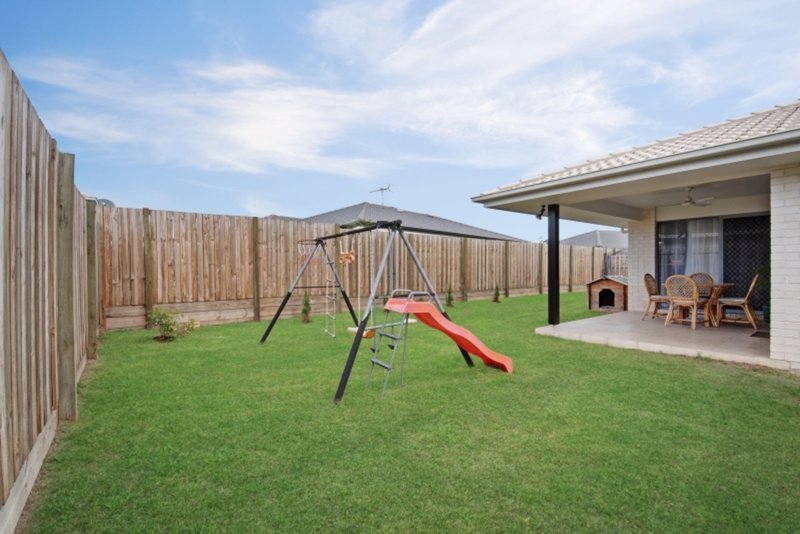 Photo - 16 Fodora Place, Burpengary East QLD 4505 - Image 11