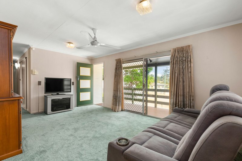 Photo - 16 Foley St , Lawnton QLD 4501 - Image 3