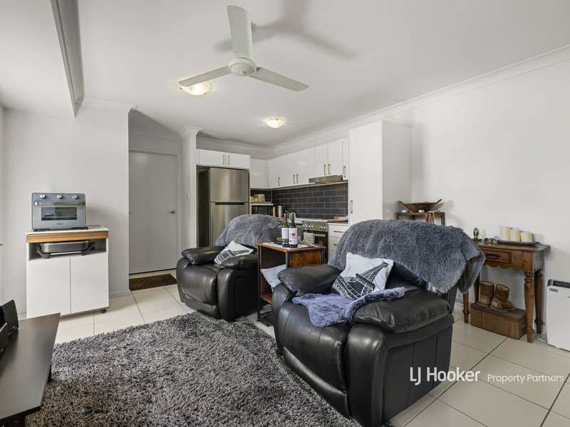 Photo - 16 Folkes Close, Bellbird Park QLD 4300 - Image 7