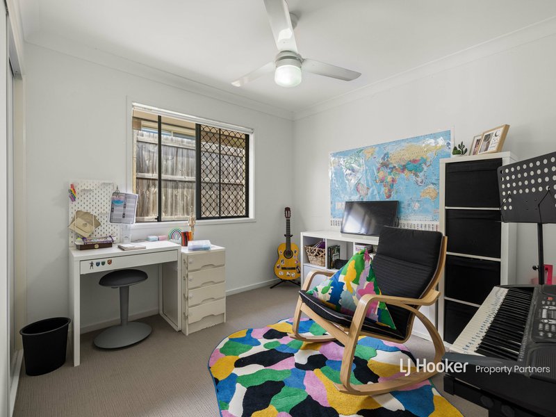 Photo - 16 Folkes Close, Bellbird Park QLD 4300 - Image 15