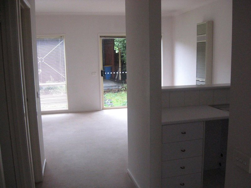 Photo - 16 Forbes Place, Balwyn North VIC 3104 - Image 3