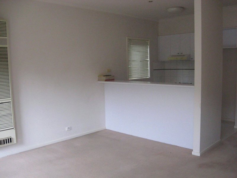 Photo - 16 Forbes Place, Balwyn North VIC 3104 - Image 6