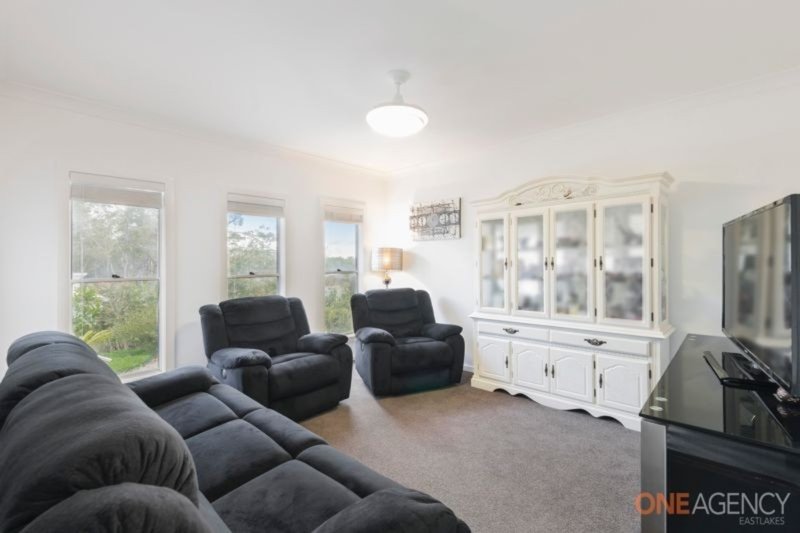 Photo - 16 Forest Owl Crescent, Murrays Beach NSW 2281 - Image 11