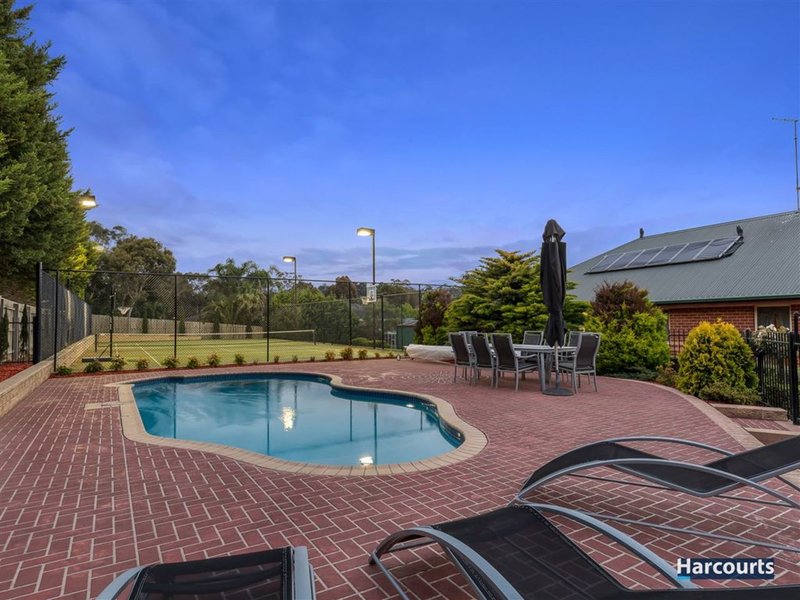 Photo - 16 Forrest Hill Grove, Lysterfield South VIC 3156 - Image 3