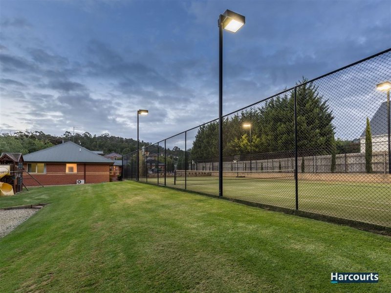 Photo - 16 Forrest Hill Grove, Lysterfield South VIC 3156 - Image 4