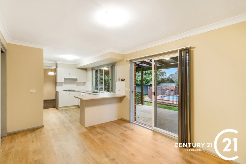 Photo - 16 Franklin Place, Bossley Park NSW 2176 - Image 7