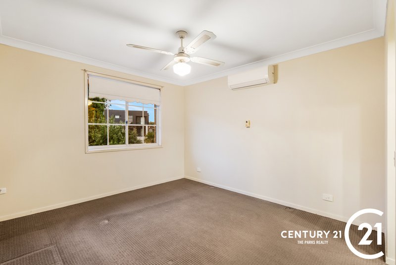 Photo - 16 Franklin Place, Bossley Park NSW 2176 - Image 8