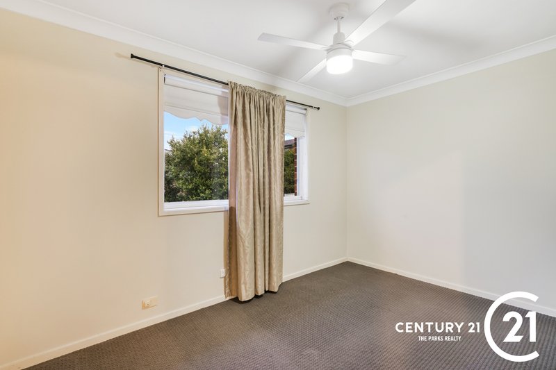 Photo - 16 Franklin Place, Bossley Park NSW 2176 - Image 11