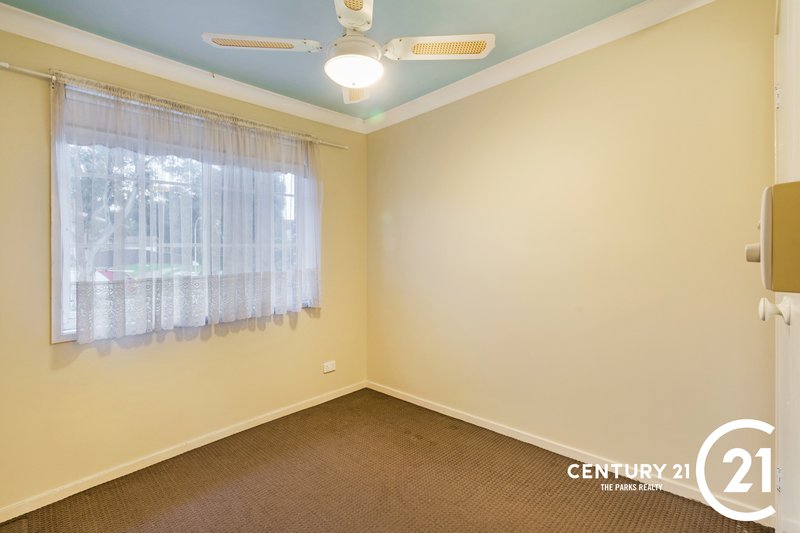 Photo - 16 Franklin Place, Bossley Park NSW 2176 - Image 12