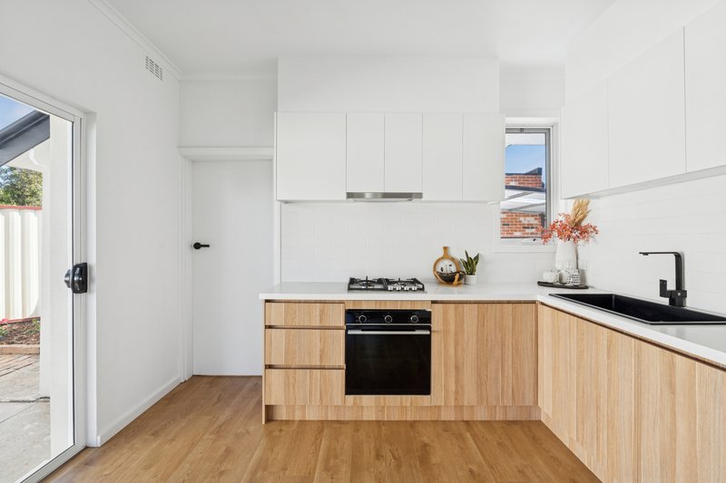 Photo - 16 Frankston Street, Reservoir VIC 3073 - Image 4