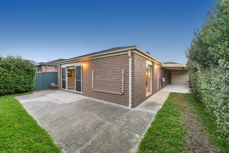 Photo - 16 Fresh View Drive, Tarneit VIC 3029 - Image 10