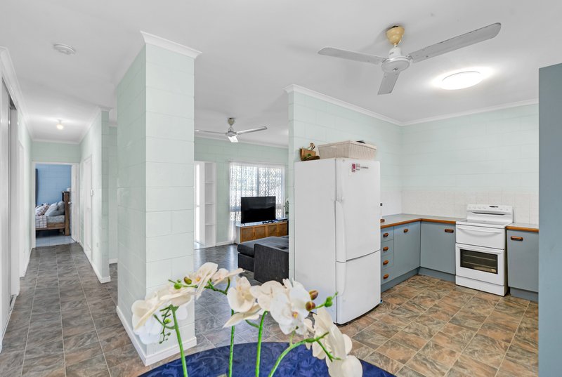 Photo - 16 Friendship Street, Bentley Park QLD 4869 - Image 4