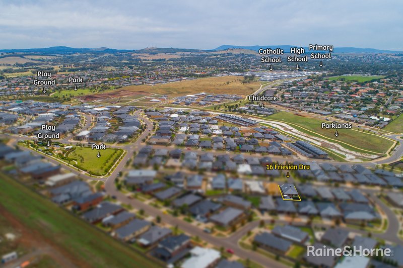 Photo - 16 Friesian Drive, Sunbury VIC 3429 - Image 23