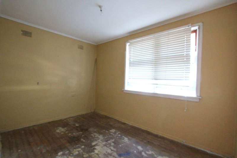 Photo - 16 Gallop Street, Warwick Farm NSW 2170 - Image 3