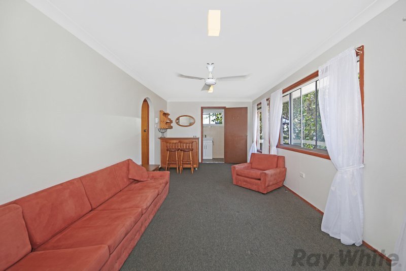 Photo - 16 Gamban Road, Gwandalan NSW 2259 - Image 8