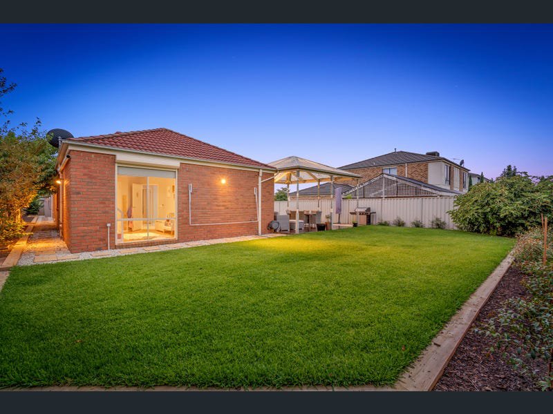 Photo - 16 Gardenia Close, Craigieburn VIC 3064 - Image 19