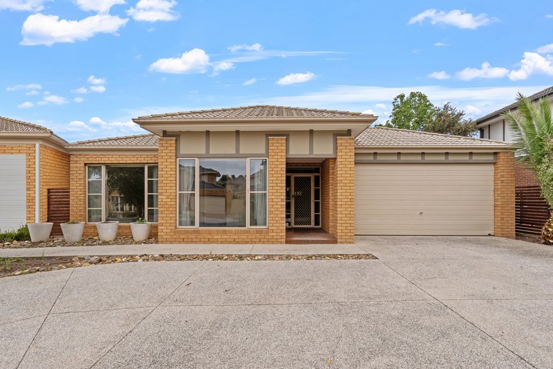 16 Gardenia Way, Caroline Springs VIC 3023