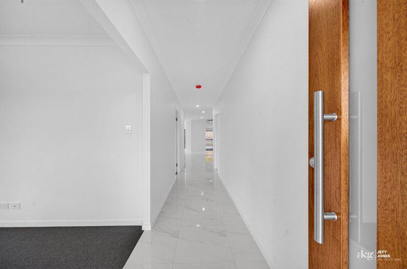Photo - 16 Garnet Court, Chambers Flat QLD 4133 - Image 2